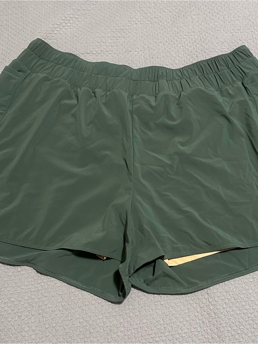Columbia women’s XXL Olive Green Athletic Shorts